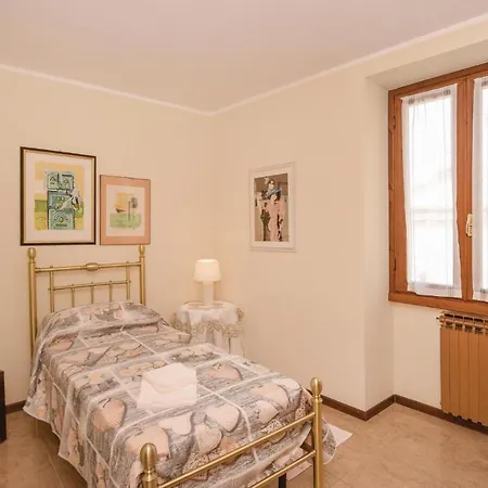 Apartment S, Antonio